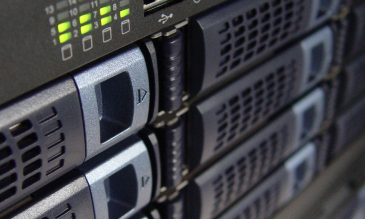 CENTRO DE DATOS Y SERVIDORES